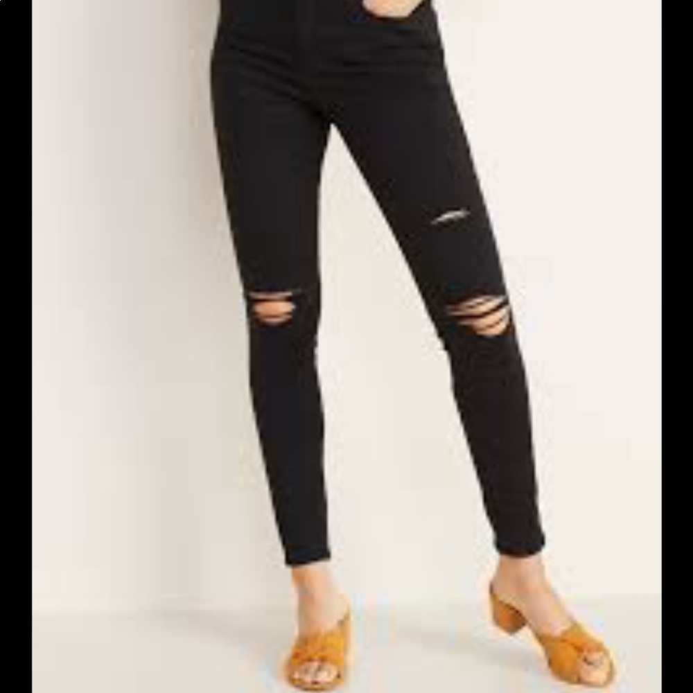 Old Navy Rockstar Super Skinny Distressed Jeans